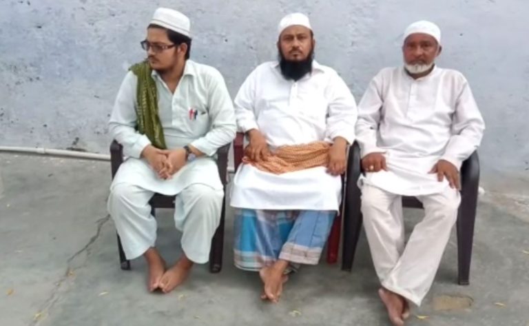 एक ऐसा परिवार है जो ₹15 महीने की तनख्वाह पर परिवार का भरण पोषण करता है