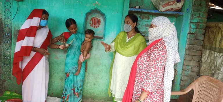 लाभार्थियों के घर पर हुआ अन्नप्राशन कार्यक्रम का आयोजन