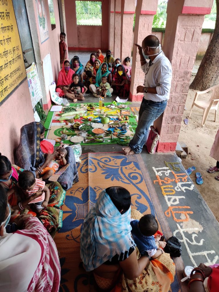 जिले के सभी 2350 आंगनबाड़ी केंद्र की सेविकाओं ने  घर-घर जा कर कराया अन्नप्राशन 