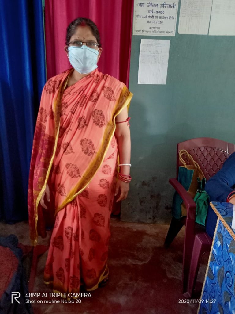 कोविड-19 के दौर में पूरी मुस्तैदी से दोहरी जिम्मेदारी निभा रहीं  सेविका कुमारी अंशु