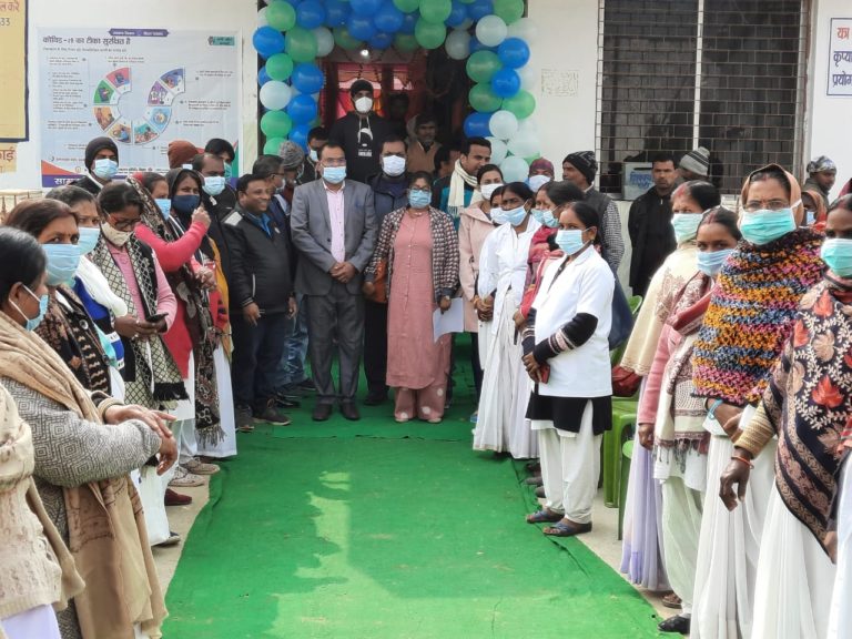 बांका में 560 स्वास्थ्यकर्मियों को पड़ा कोरोना का टीका