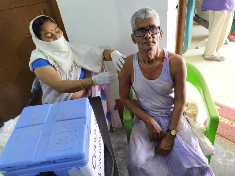 सदर अस्पताल सहित सभी सेशन साइट पर 1अप्रैल से 45 वर्ष से अधिक उम्र के लोगों को लगाई जाएगी कोरोना की वैक्सीन
