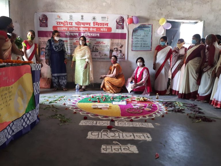 आपकी सेहत, आपकी थाली” थीम पर रंगोली बना पोषण पर जगाई अलख