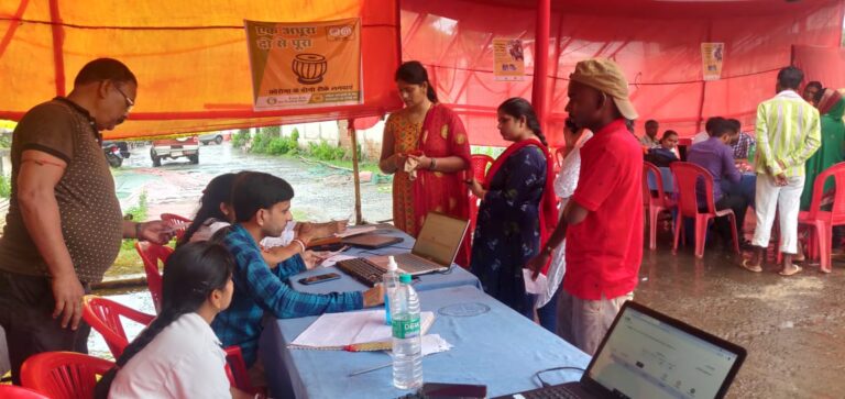 बांका जिले में 860 लोगों को पड़े टीके, 335 की हुई जांच