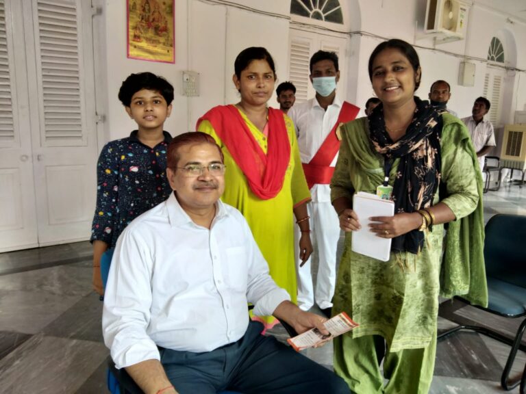एमडीए अभियान को लेकर सिविल सर्जन ने जगदीशपुर का किया दौरा