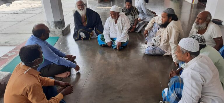 सर्वे में टीका लेने से कर दिया था इनकार, इमाम ने समझाया तो हो गए तैयार