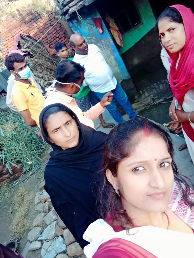 सर्वे में टीका लेने कर दिया था इनकार, स्वास्थ्य अधिकारियों ने समझाया तो हुईं तैयार