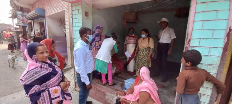 टीका लेने से किया था इनकार, समझाया तो हो गए तैयार