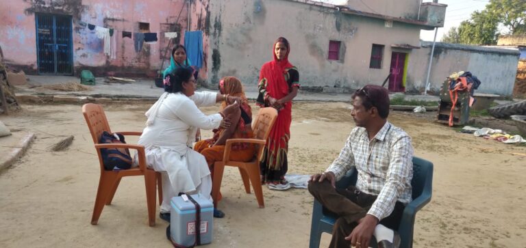 बांका में 950 लोगों को पड़े टीके 400 लोगों की जांच