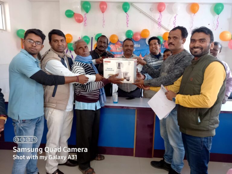 बेलहर, फुल्लीडुमर, रजौन, बौंसी, कटोरिया और चांदन के लाभुकों को मिला पुरस्कार