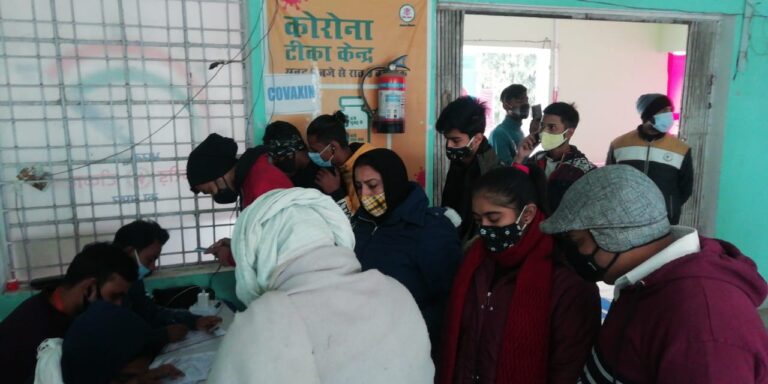 युवाओं के लिए भी 15 घंटा टीकाकरण की व्यवस्था