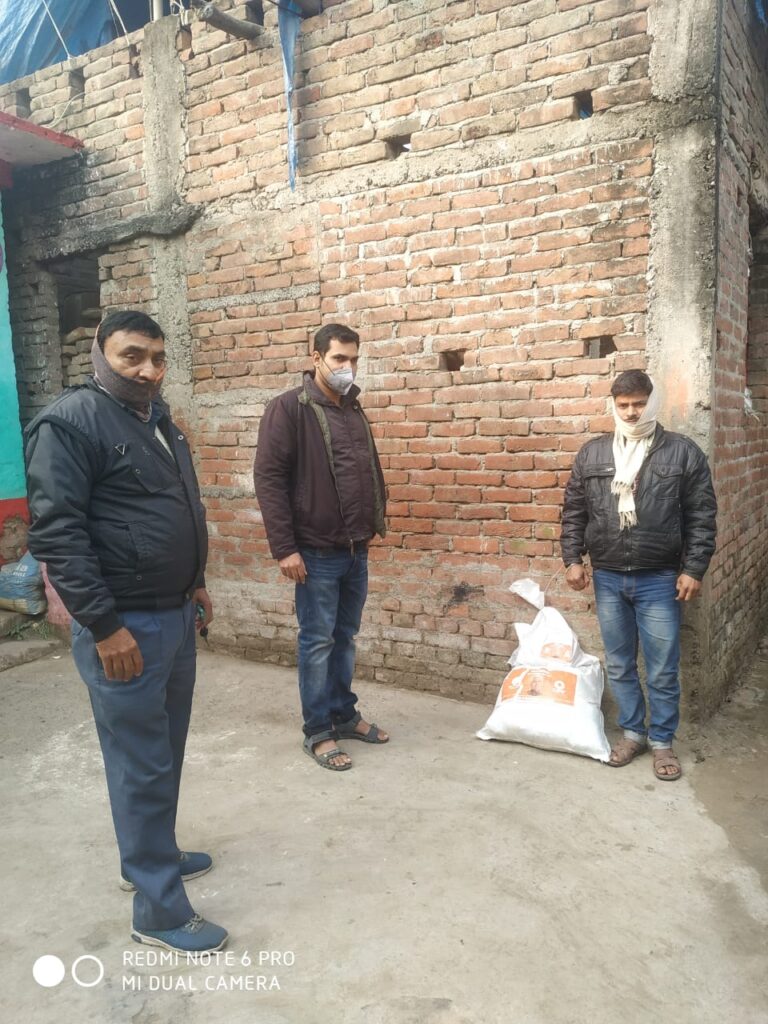कोरोना से दिवंगत के आश्रितों को उपलब्ध कराई गई राहत सामग्री