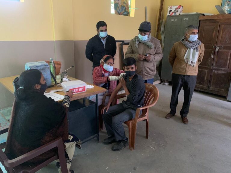 जिले में तेज हुआ किशोर-किशोरियों का वैक्सीनेशन अभियान 