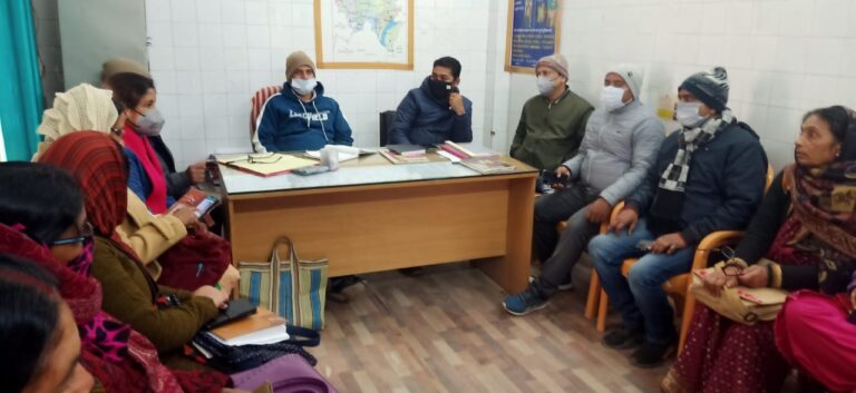 योग्य महिलाओं को परिवार नियोजन के साधन  अपनाने के  फायदे की दें जानकारी : बीडीओ 