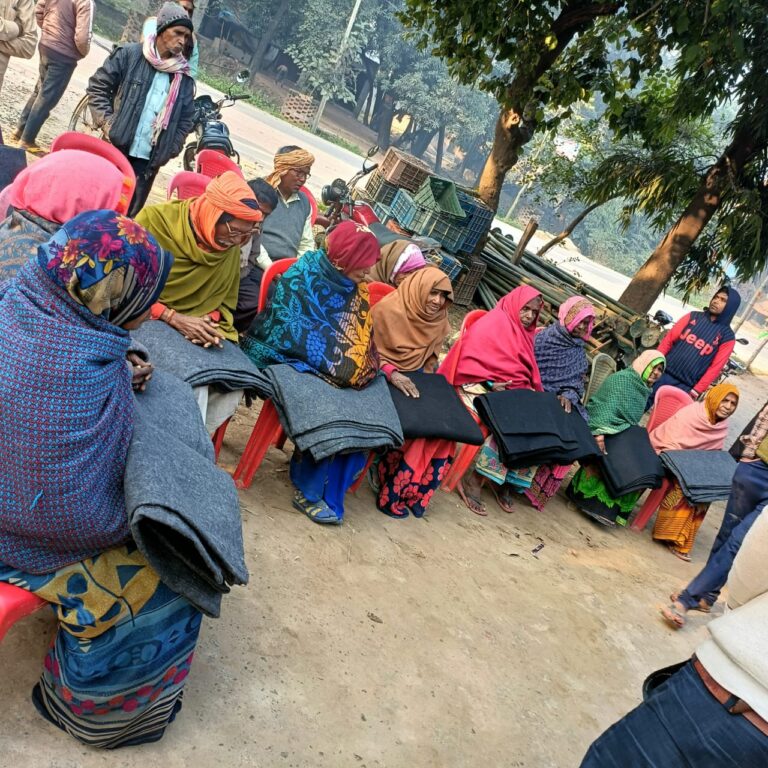 रिस्टोर होप रिस्टोर लाइफ फोर ह्यूमिनिटी ने जरूरतमंदों को किया कंबल का वितरण
