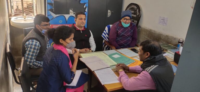 स्टेट टीम पहुँची रेफरल अस्पताल गोगरी, कालाजार और फाइलेरिया की  स्थिति की ली जानकारी 