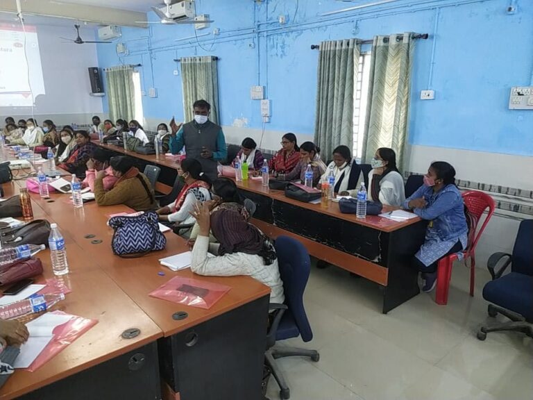 छाया टैबलेट के इस्तेमाल को लेकर एएनएम को दिया गया प्रशिक्षण