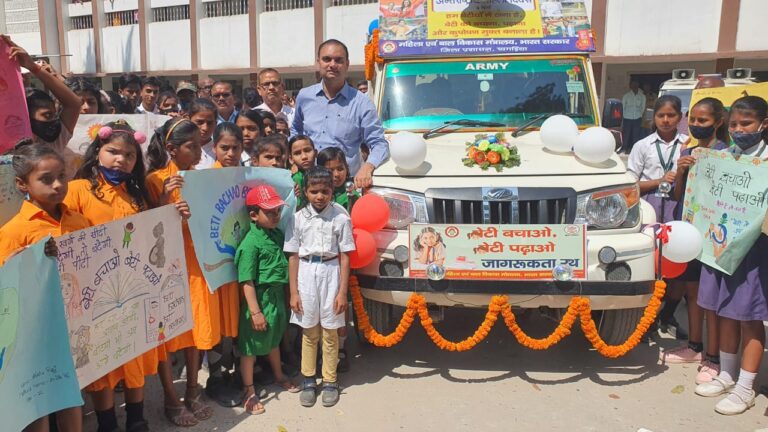 हर क्षेत्र में महिलाएं लहरा रही हैं कामयाबी का परचम, बढ़ा रही है समाज का मान : जिलाधिकारी