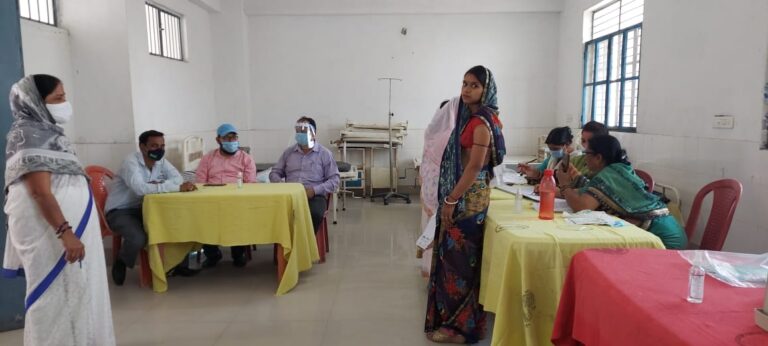 स्वास्थ्य संस्थानों में गर्भवती महिलाओं की हुई प्रसव पूर्व जाँच 