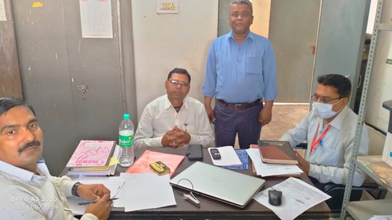 शत-प्रतिशत कोविड वैक्सीनेशन सुनिश्चित कराने को लेकर चौथम में बैठक