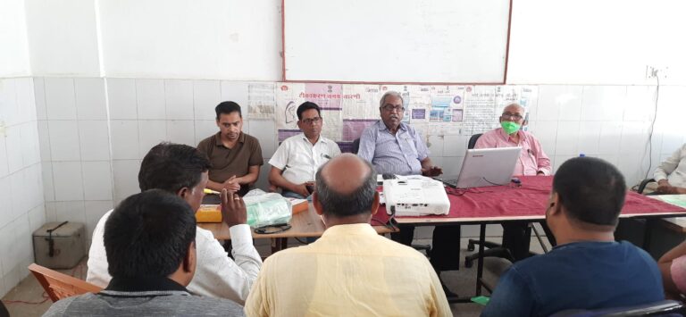 लखीसराय जिले के आयुष चिकित्सकों और सीएचओ को दिया गया टीबी प्रशिक्षण 