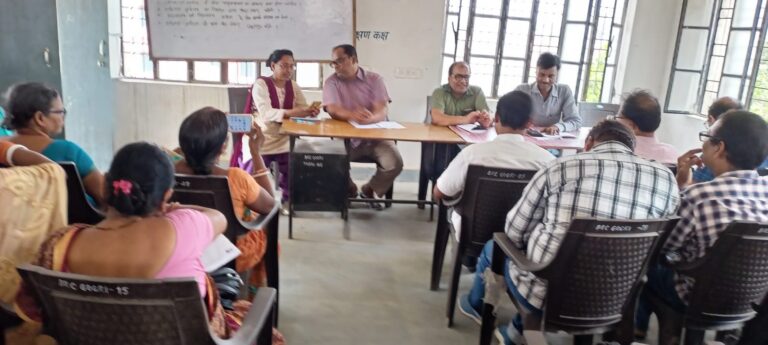 राष्ट्रीय कृमि मुक्ति दिवस की सफलता को लेकर शिक्षकों के साथ हुई बैठक 