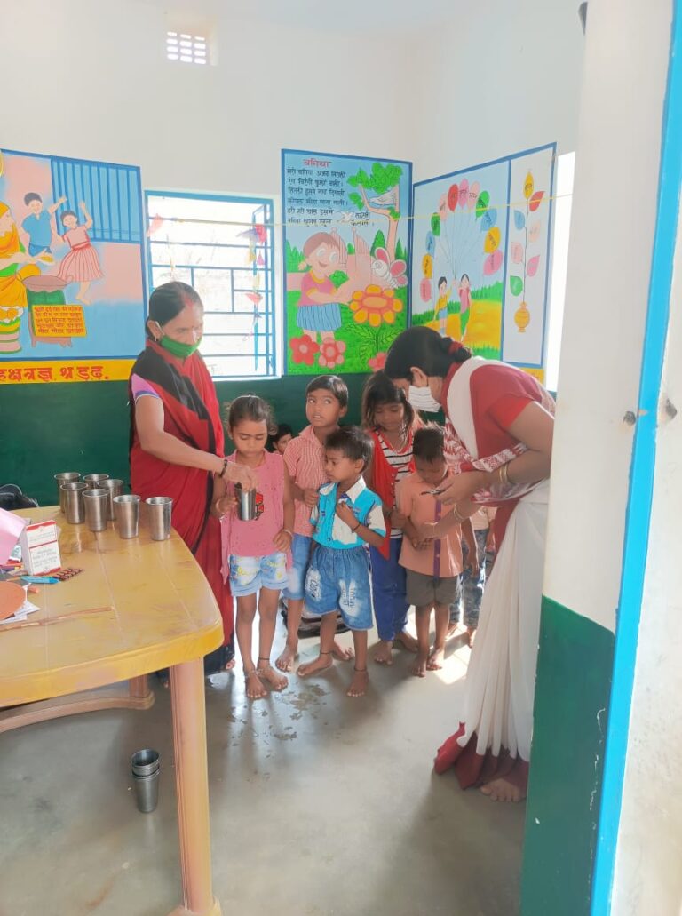 एक से 19 साल तक के बच्चों को खिलाई गई अल्बेंडाजोल की गोली
