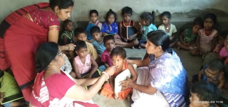 छूटे हुए बच्चों को खिलाई गई अल्बेंडाजोल की गोली