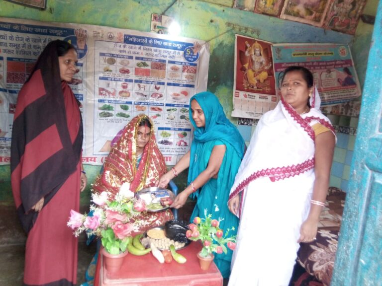 ऑगनबाड़ी केंद्रों पर मनाया गया गोदभराई उत्सव, उचित पोषण की दी गई जानकारी 