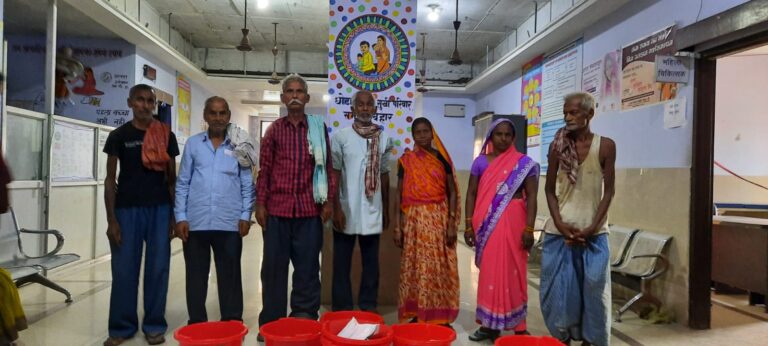 फुलवारीशरीफ सामुदायिक स्वास्थ्य केंद्र में 8 फ़ाइलेरिया मरीजों को मिली एमएमडीपी किट