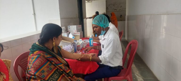 स्वास्थ्य संस्थानों में गर्भवती महिलाओं की प्रसव पूर्व हुई जाँच